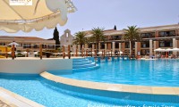opinia o hotelu Mitsis Roda Beach Korfu basen i budynek główny